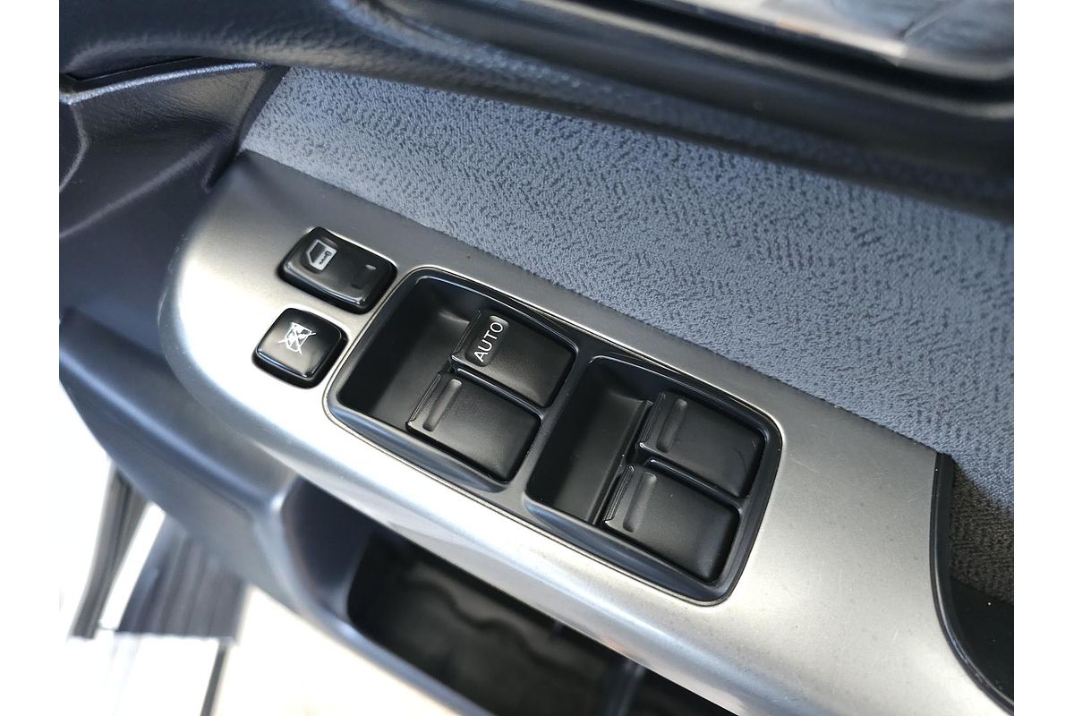 2014 Nissan Patrol ST Y61