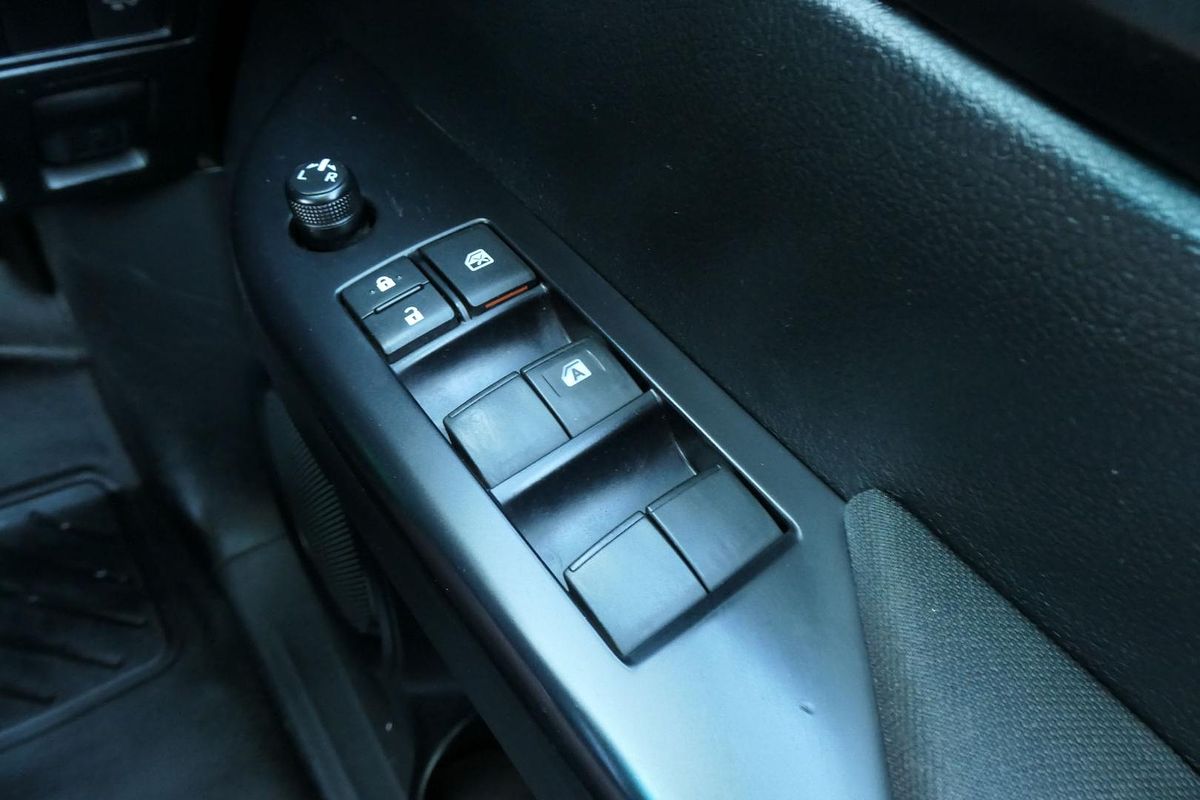 2019 Toyota Hilux SR GUN126R 4X4