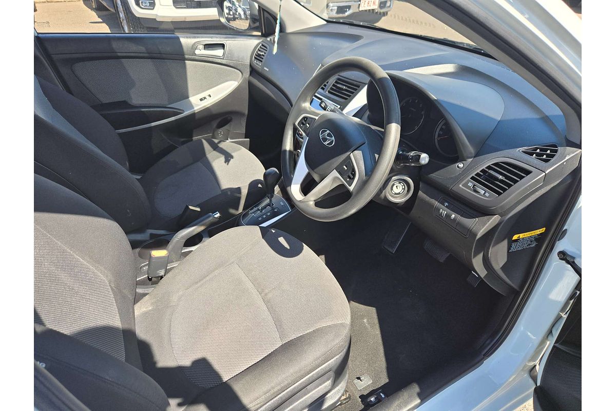2014 Hyundai Accent Active RB2