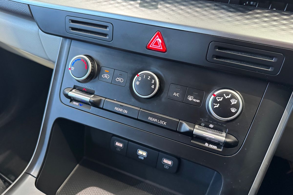 2022 Kia Carnival S KA4