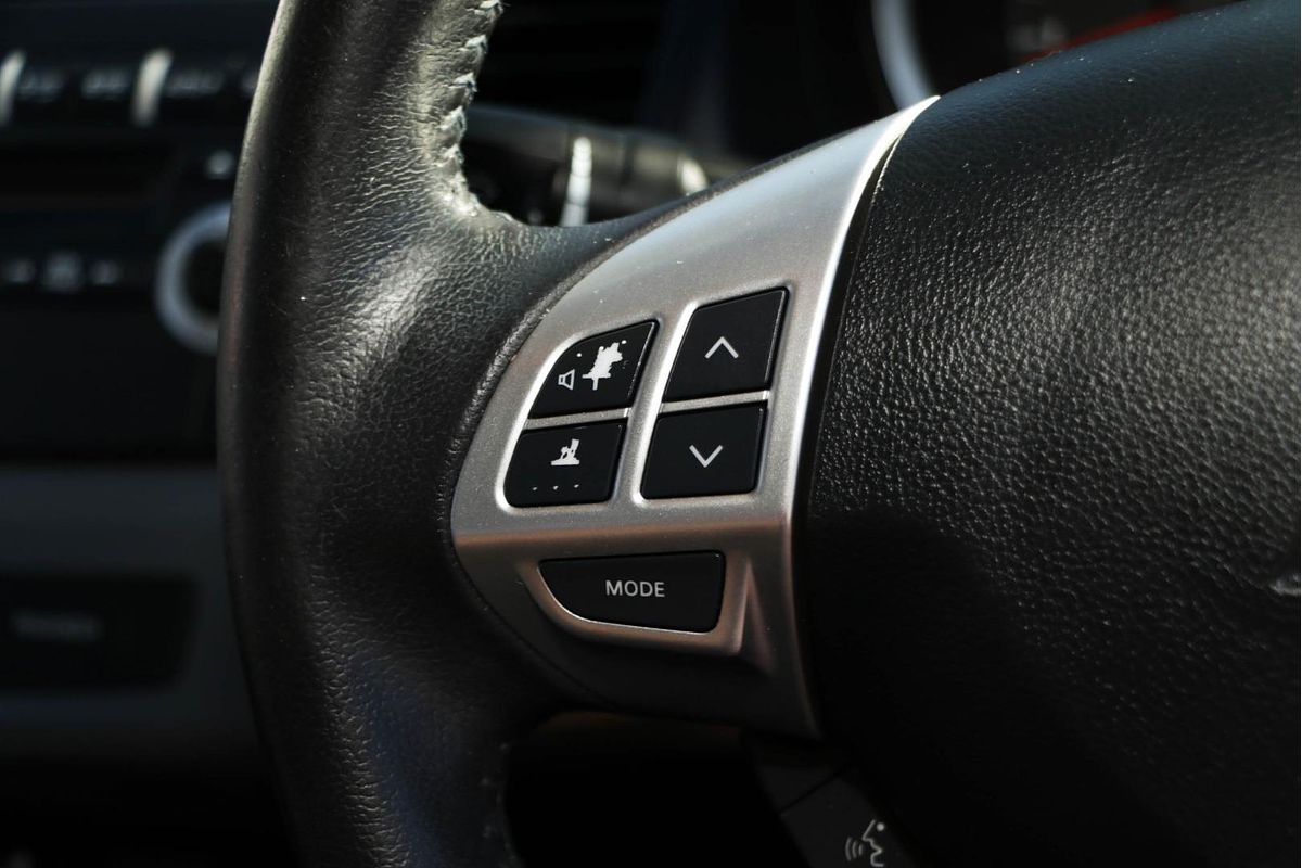 2011 Mitsubishi Lancer SX CJ