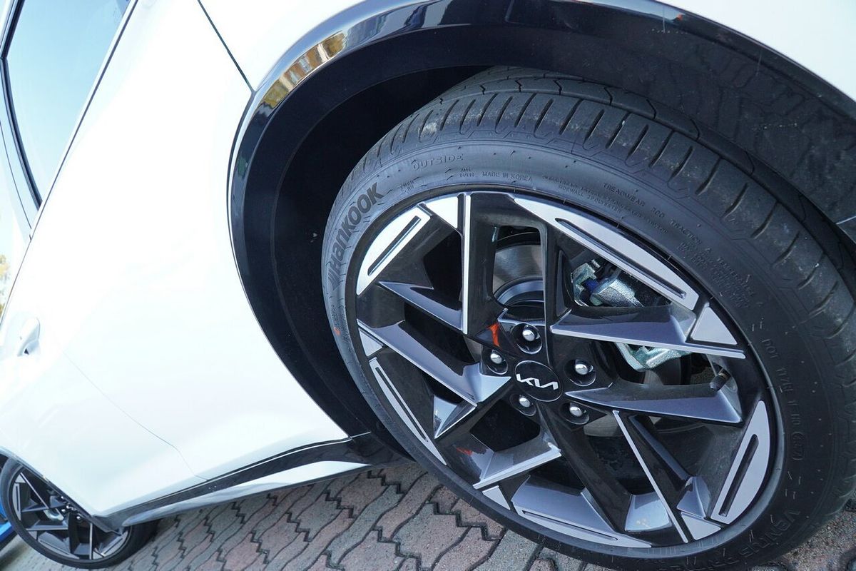 2025 Kia K4 GT-Line CL4m