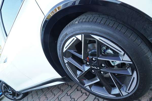 2025 Kia K4 GT-Line CL4m