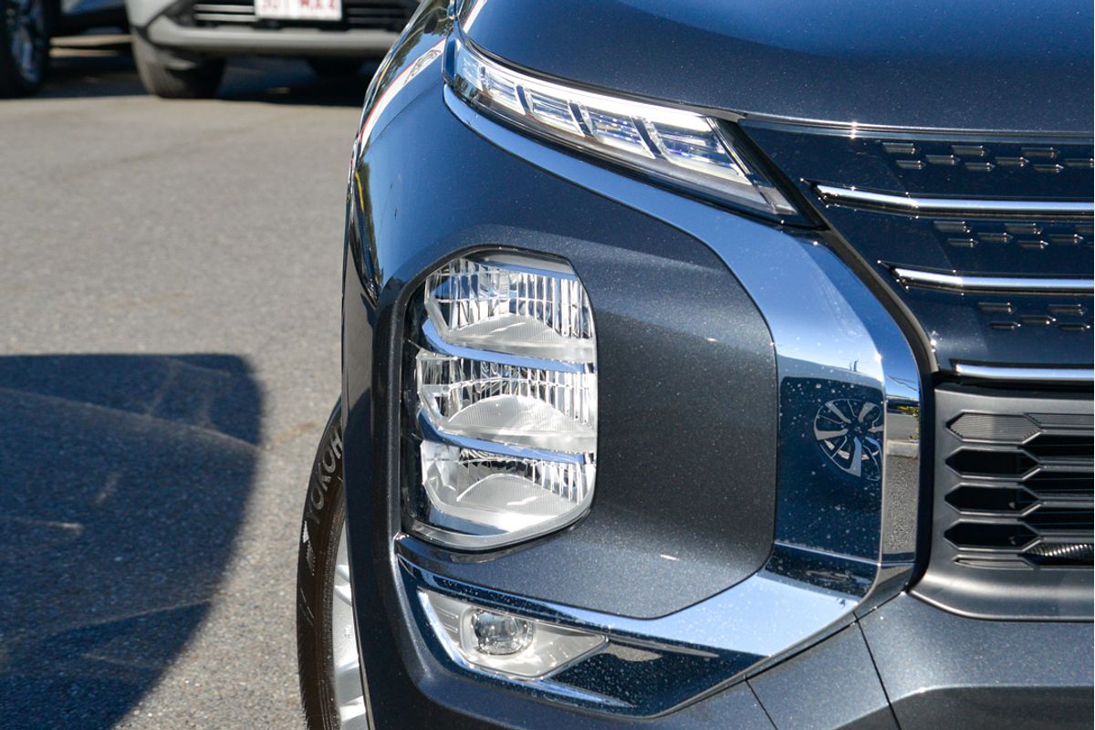 2024 Mitsubishi Outlander LS ZM