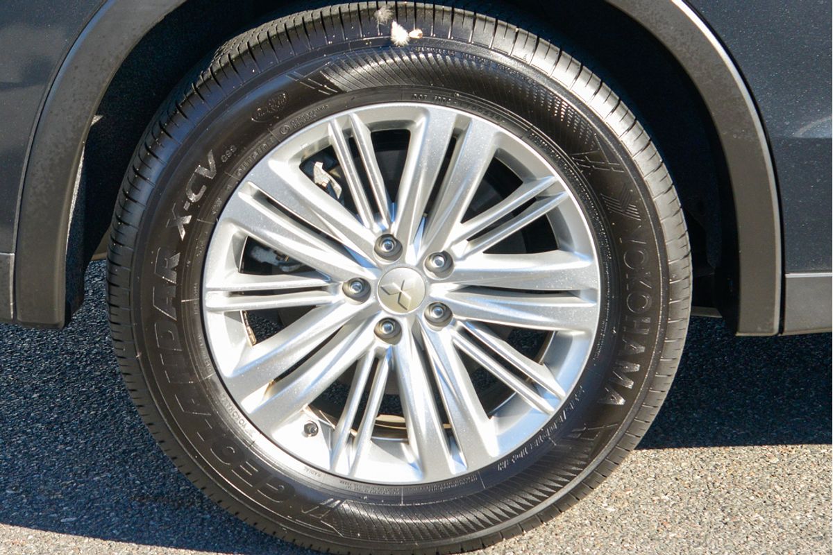 2024 Mitsubishi Outlander LS ZM