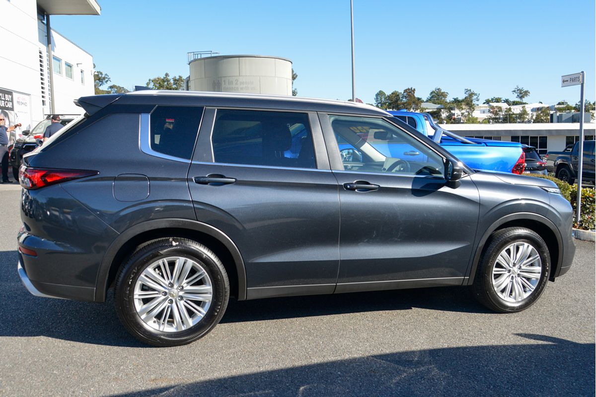 2024 Mitsubishi Outlander LS ZM