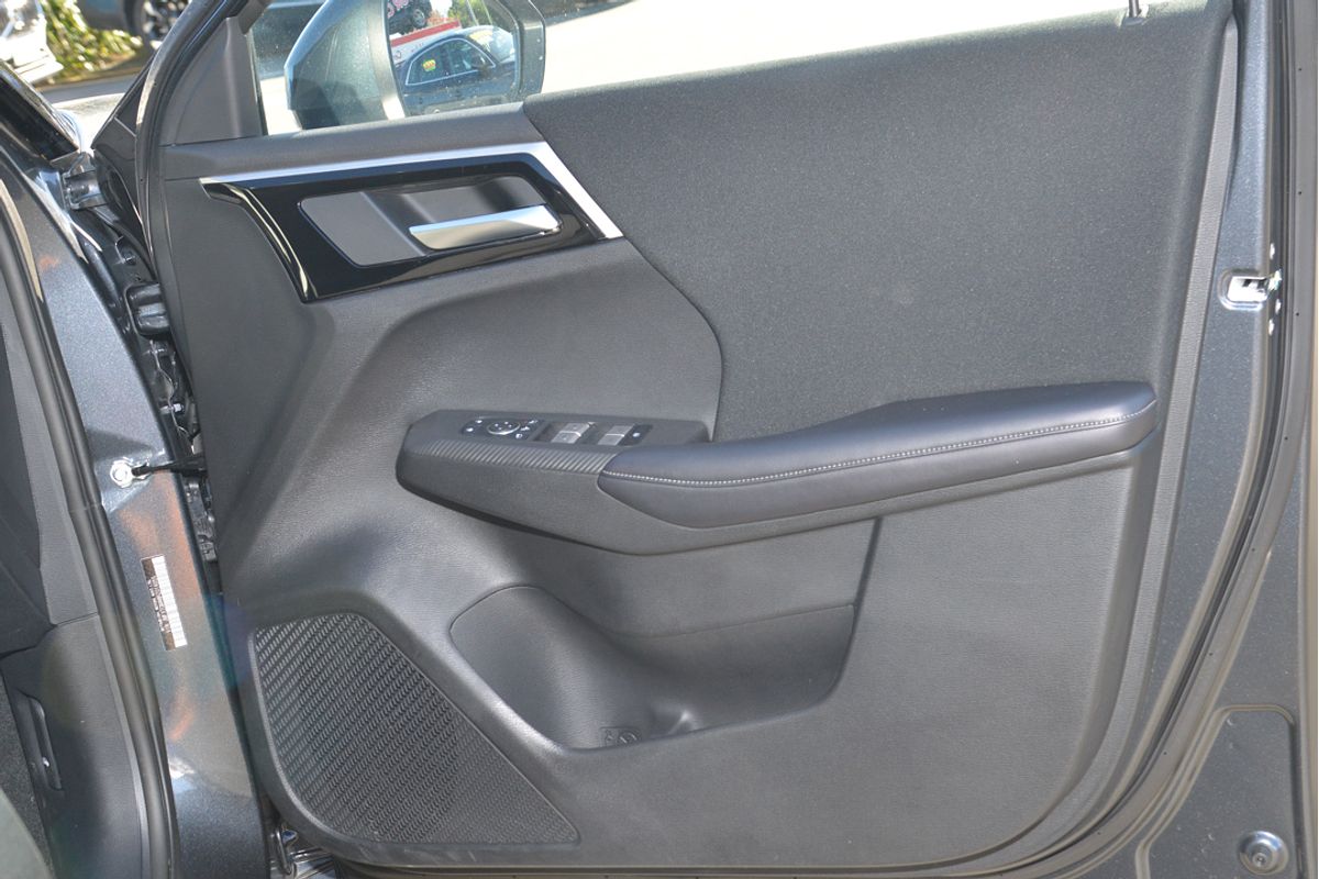 2024 Mitsubishi Outlander LS ZM