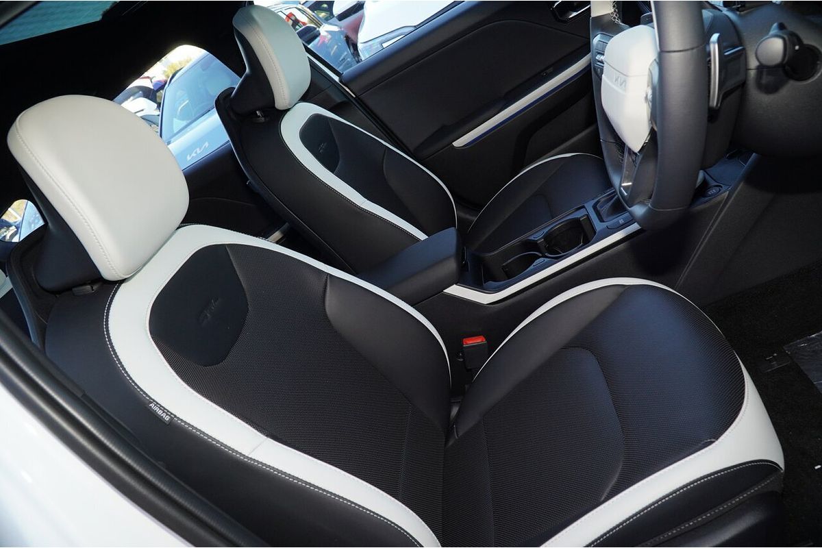 2025 Kia K4 GT-Line CL4m