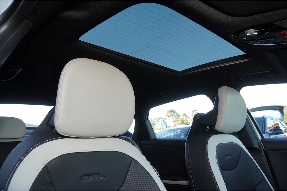 2025 Kia K4 GT-Line CL4m