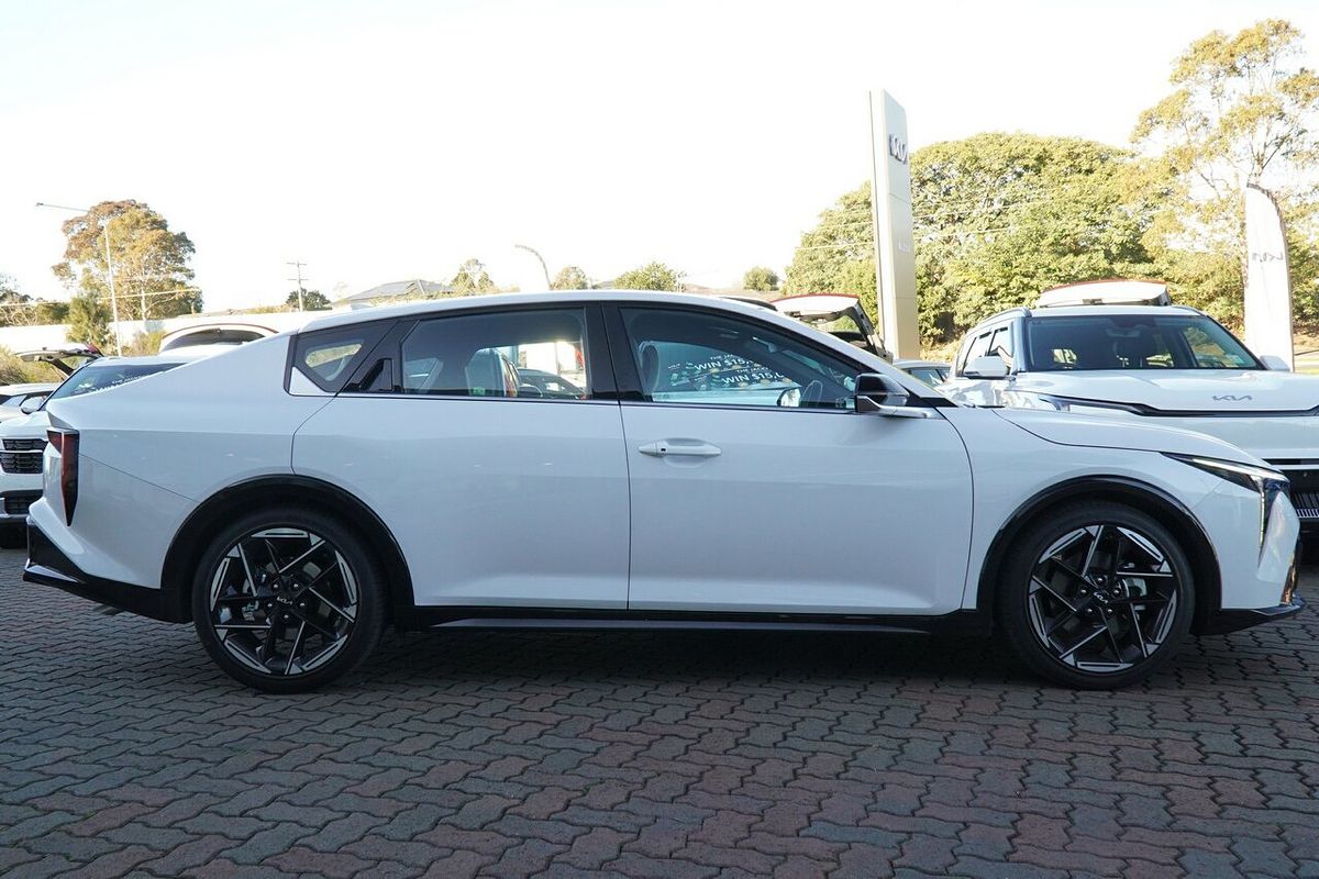 2025 Kia K4 GT-Line CL4m
