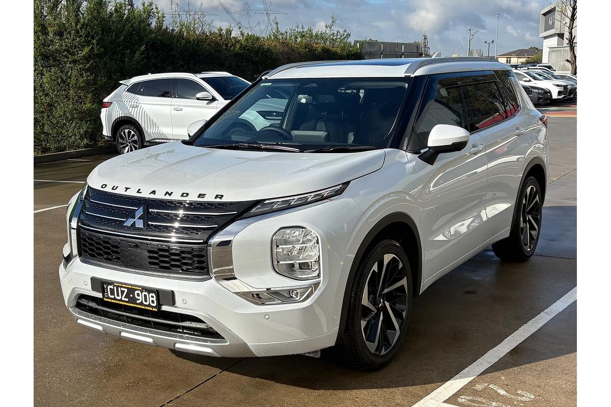 2023 Mitsubishi Outlander Exceed ZM