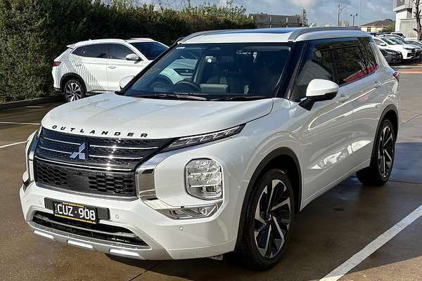 2023 Mitsubishi Outlander Exceed ZM
