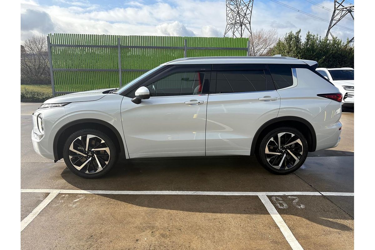 2023 Mitsubishi Outlander Exceed ZM