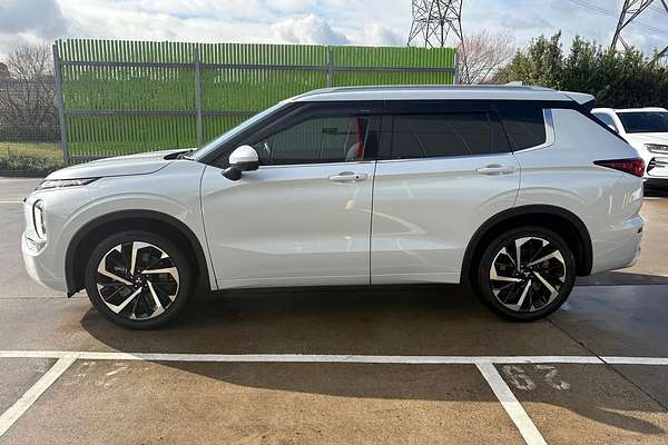 2023 Mitsubishi Outlander Exceed ZM