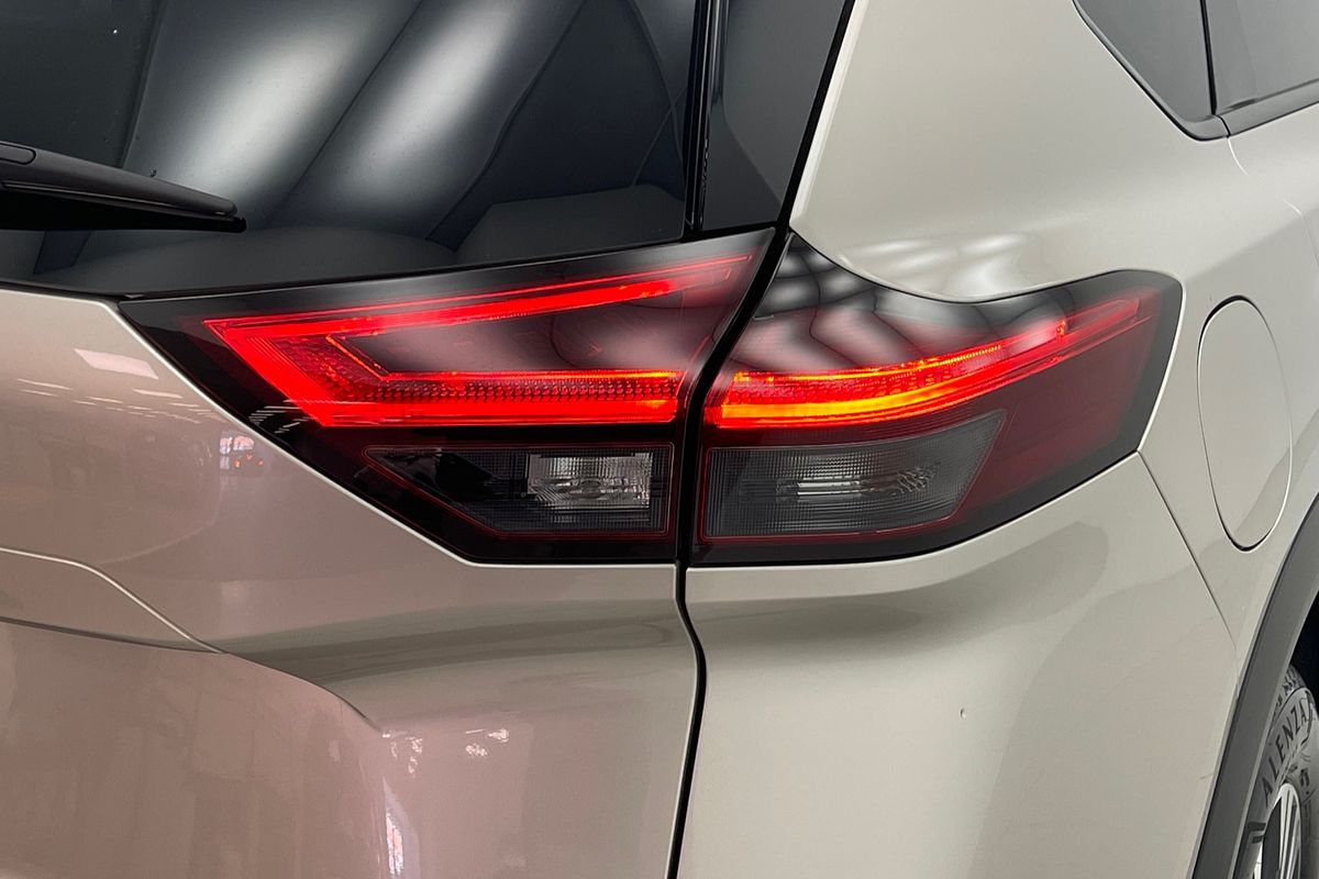 2024 Nissan X-TRAIL ST-L T33