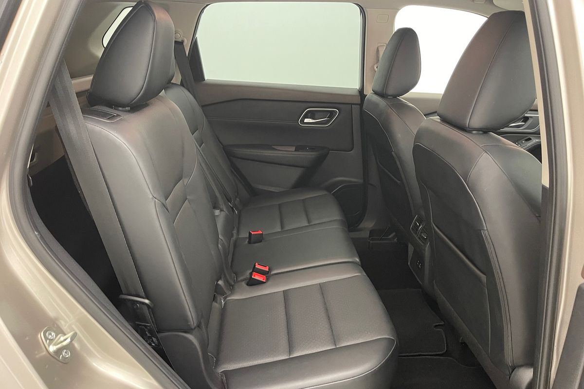 2024 Nissan X-TRAIL ST-L T33