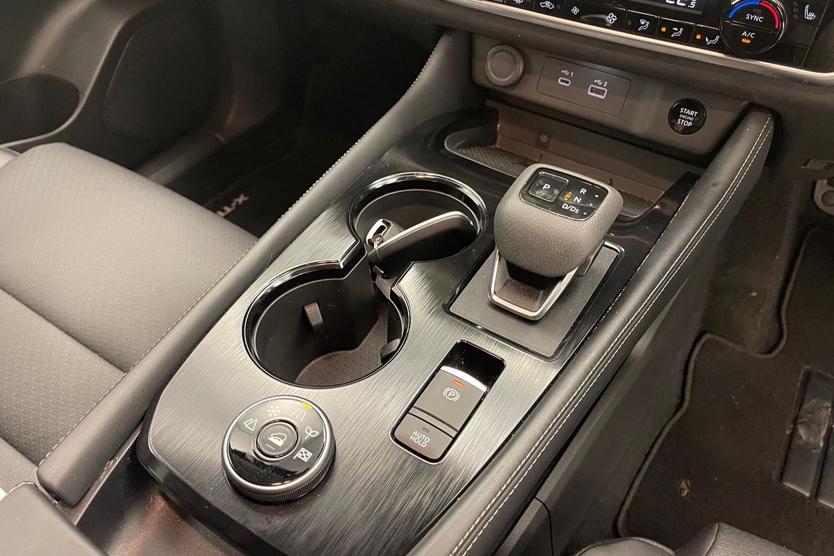2024 Nissan X-TRAIL ST-L T33