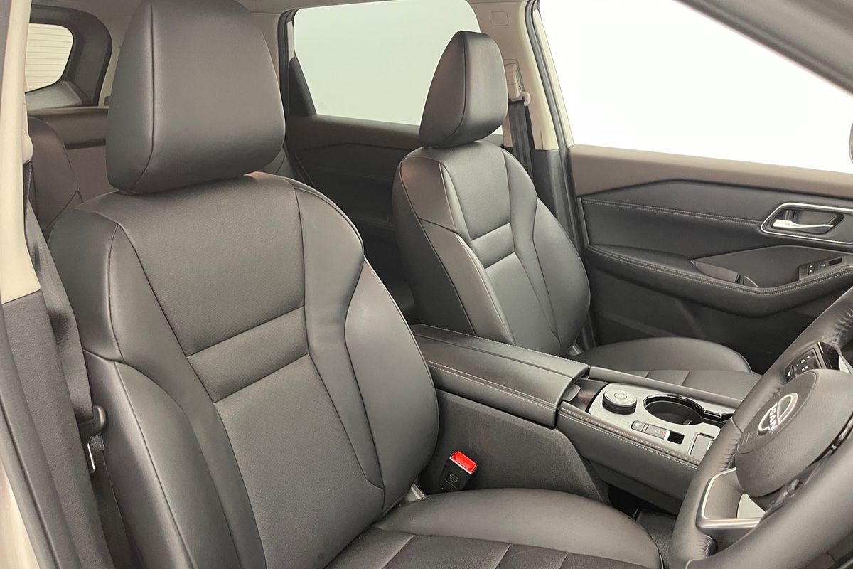 2024 Nissan X-TRAIL ST-L T33