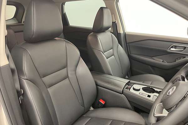 2024 Nissan X-TRAIL ST-L T33