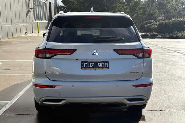 2023 Mitsubishi Outlander Exceed ZM