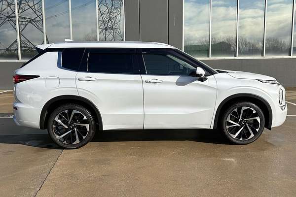 2023 Mitsubishi Outlander Exceed ZM