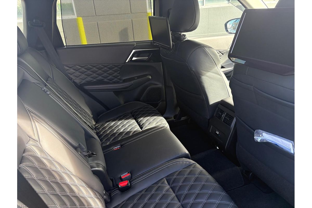 2023 Mitsubishi Outlander Exceed ZM