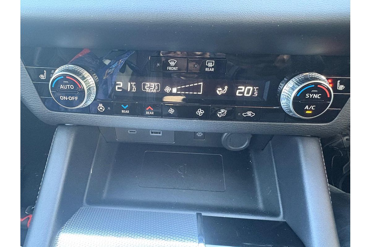 2023 Mitsubishi Outlander Exceed ZM