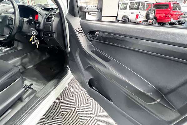 2016 Isuzu D-MAX SX High Ride Rear Wheel Drive