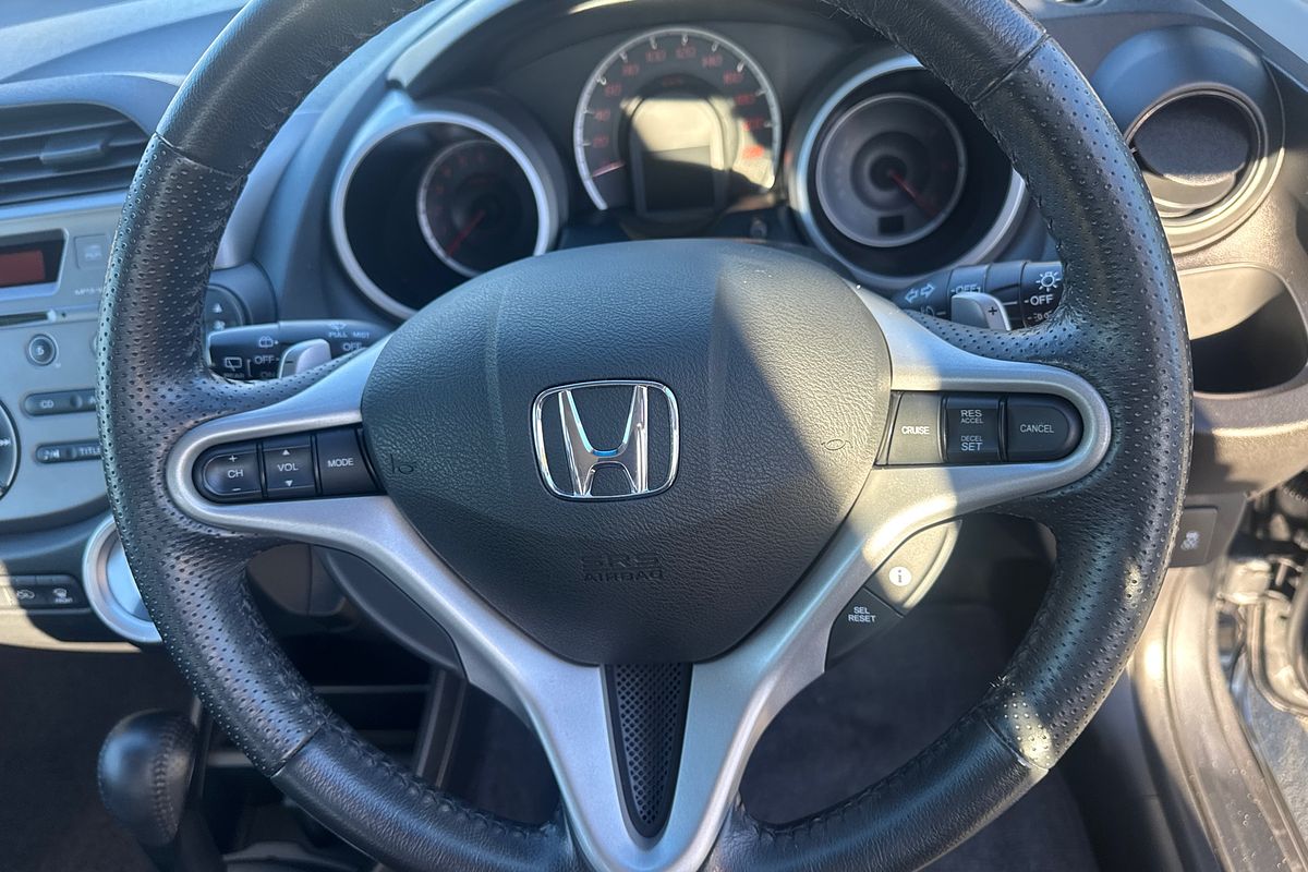 2013 Honda Jazz Vibe-S GE