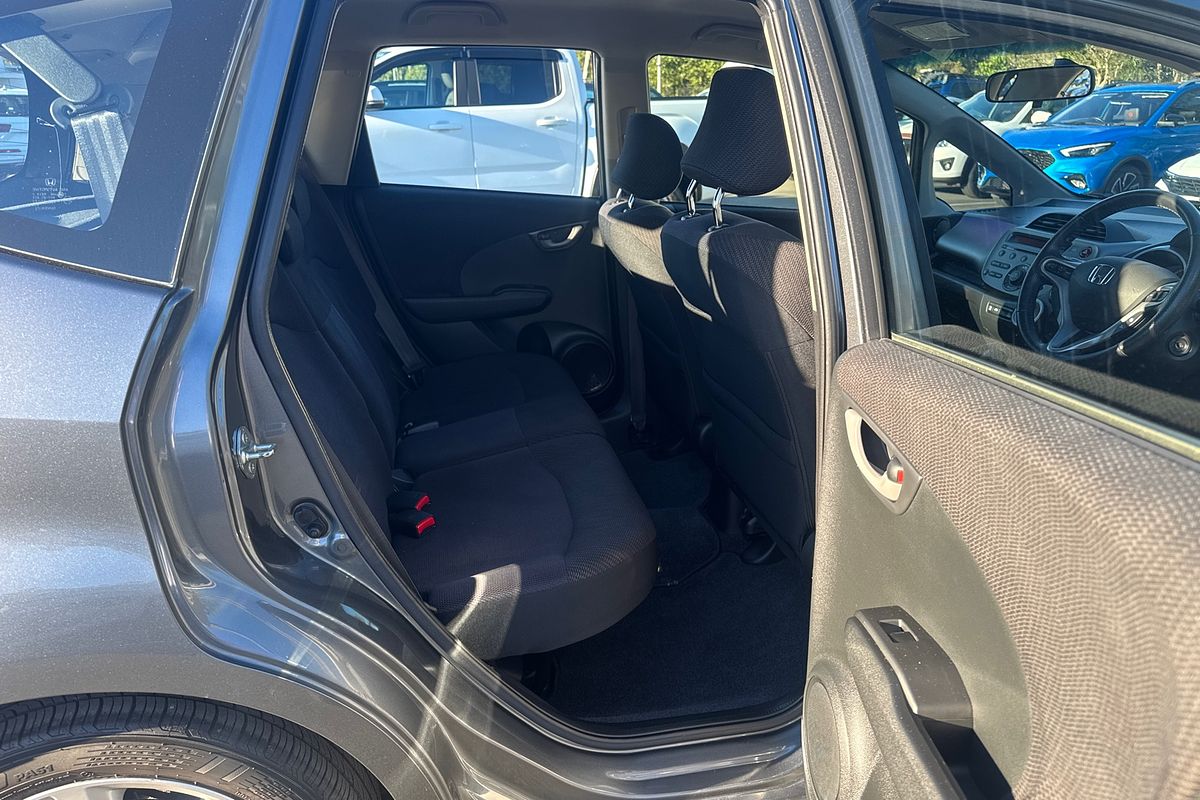 2013 Honda Jazz Vibe-S GE