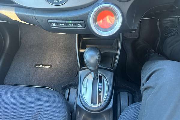 2013 Honda Jazz Vibe-S GE