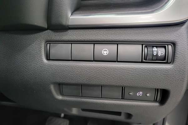 2025 Nissan X-TRAIL ST-L T33