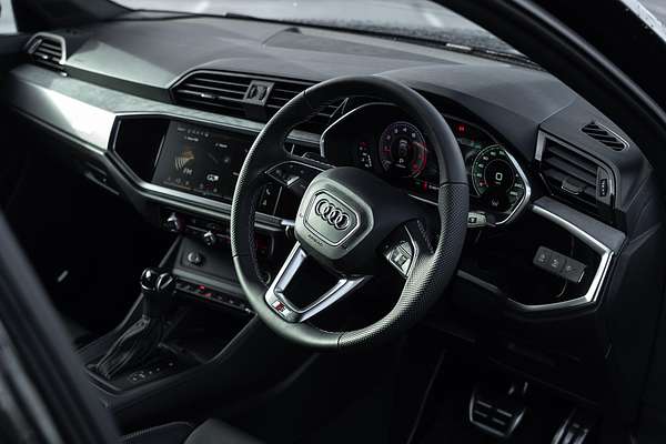 2025 Audi Q3 40 TFSI S line F3