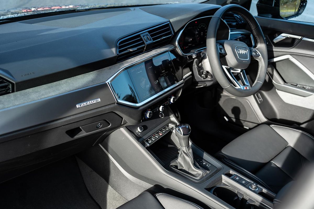 2025 Audi Q3 40 TFSI S line F3