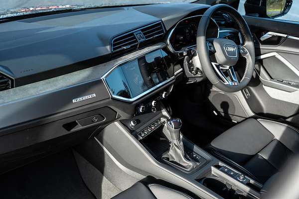 2025 Audi Q3 40 TFSI S line F3
