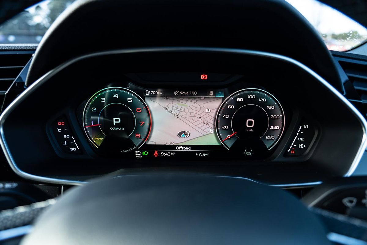 2025 Audi Q3 40 TFSI S line F3