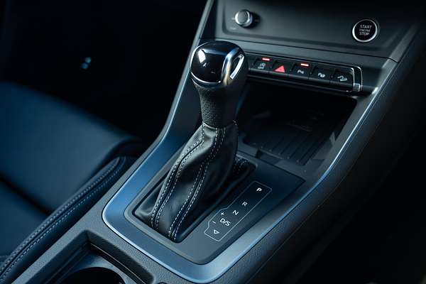 2025 Audi Q3 40 TFSI S line F3