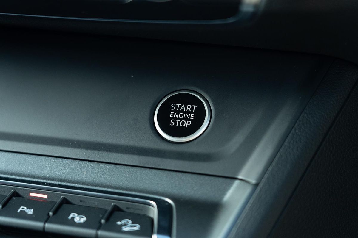 2025 Audi Q3 40 TFSI S line F3