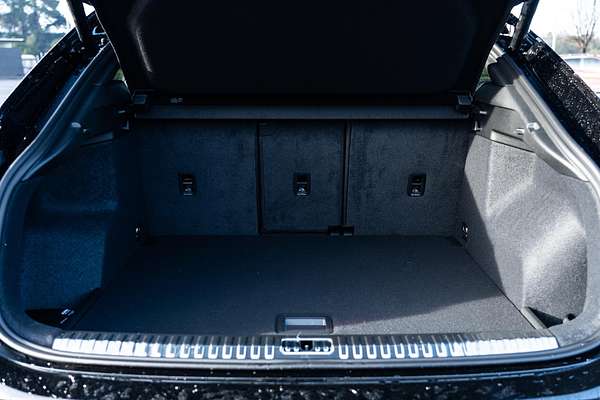 2025 Audi Q3 40 TFSI S line F3