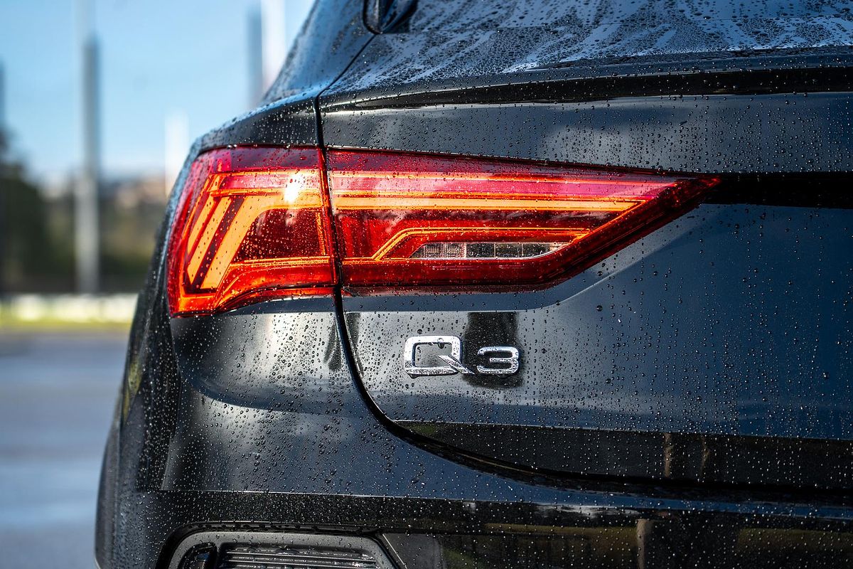 2025 Audi Q3 40 TFSI S line F3