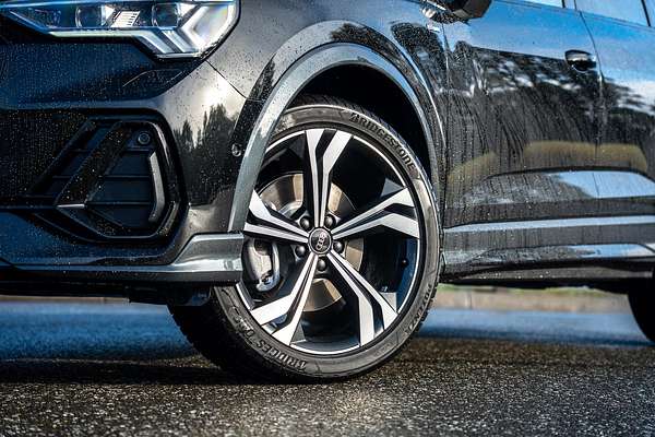2025 Audi Q3 40 TFSI S line F3