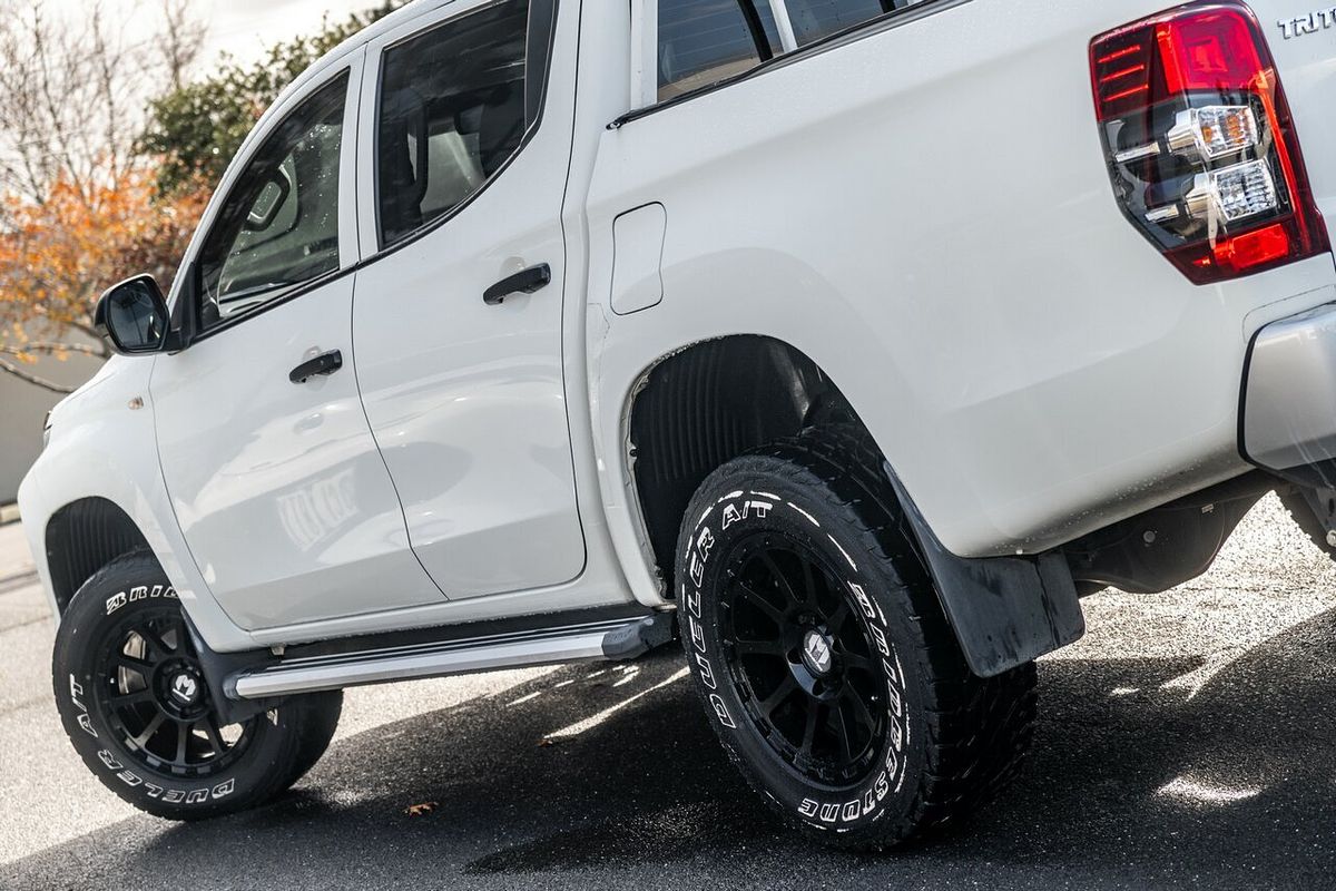 2018 Mitsubishi Triton GLX MQ 4X4