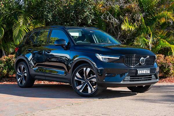 2023 Volvo XC40 Ultimate B5 Dark