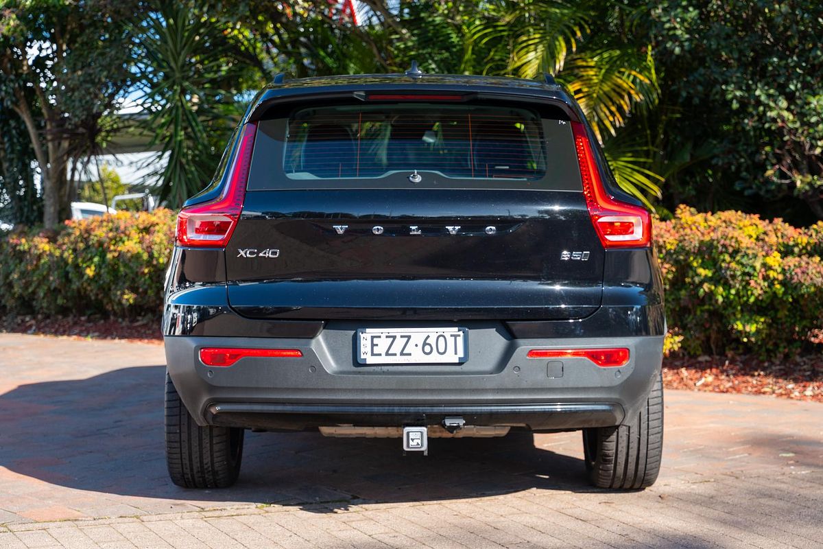 2023 Volvo XC40 Ultimate B5 Dark