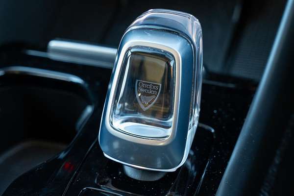 2023 Volvo XC40 Ultimate B5 Dark