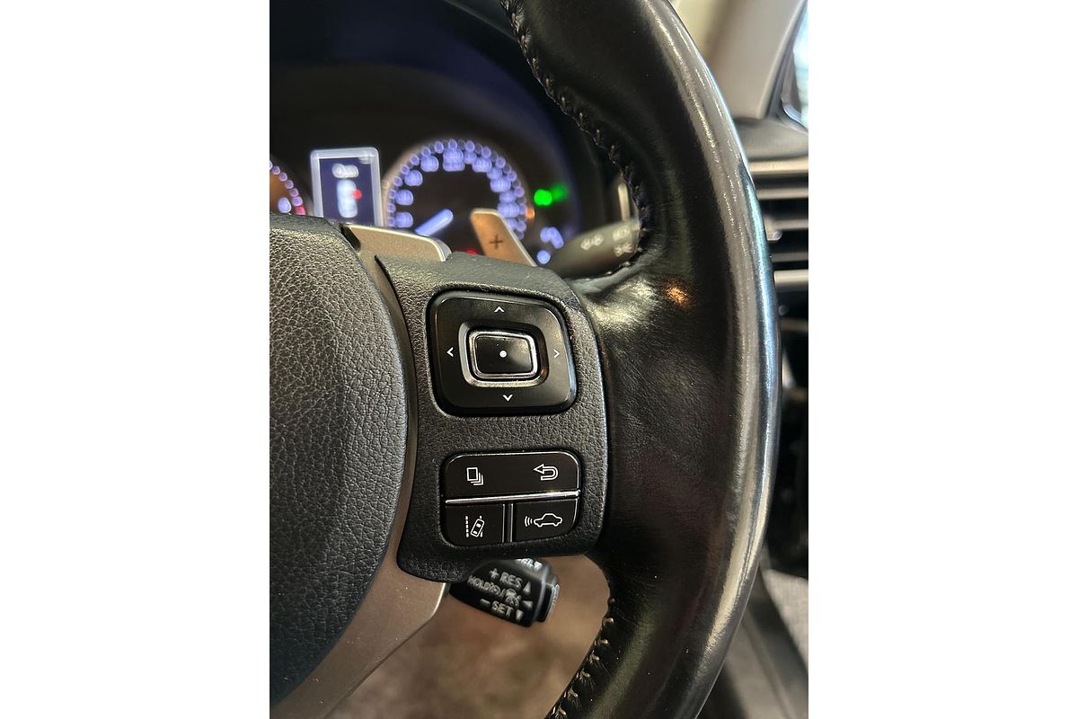 2017 Lexus IS IS200t Luxury ASE30R