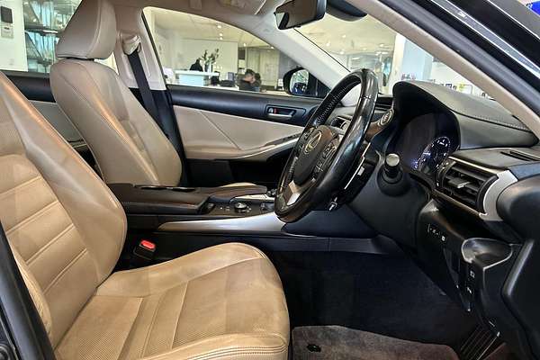 2017 Lexus IS IS200t Luxury ASE30R