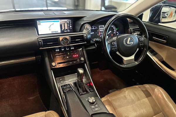 2017 Lexus IS IS200t Luxury ASE30R