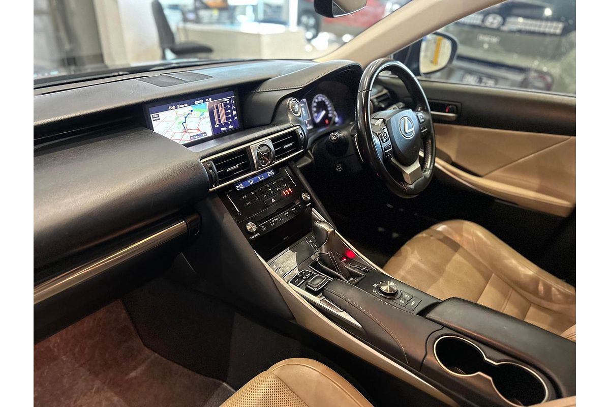 2017 Lexus IS IS200t Luxury ASE30R
