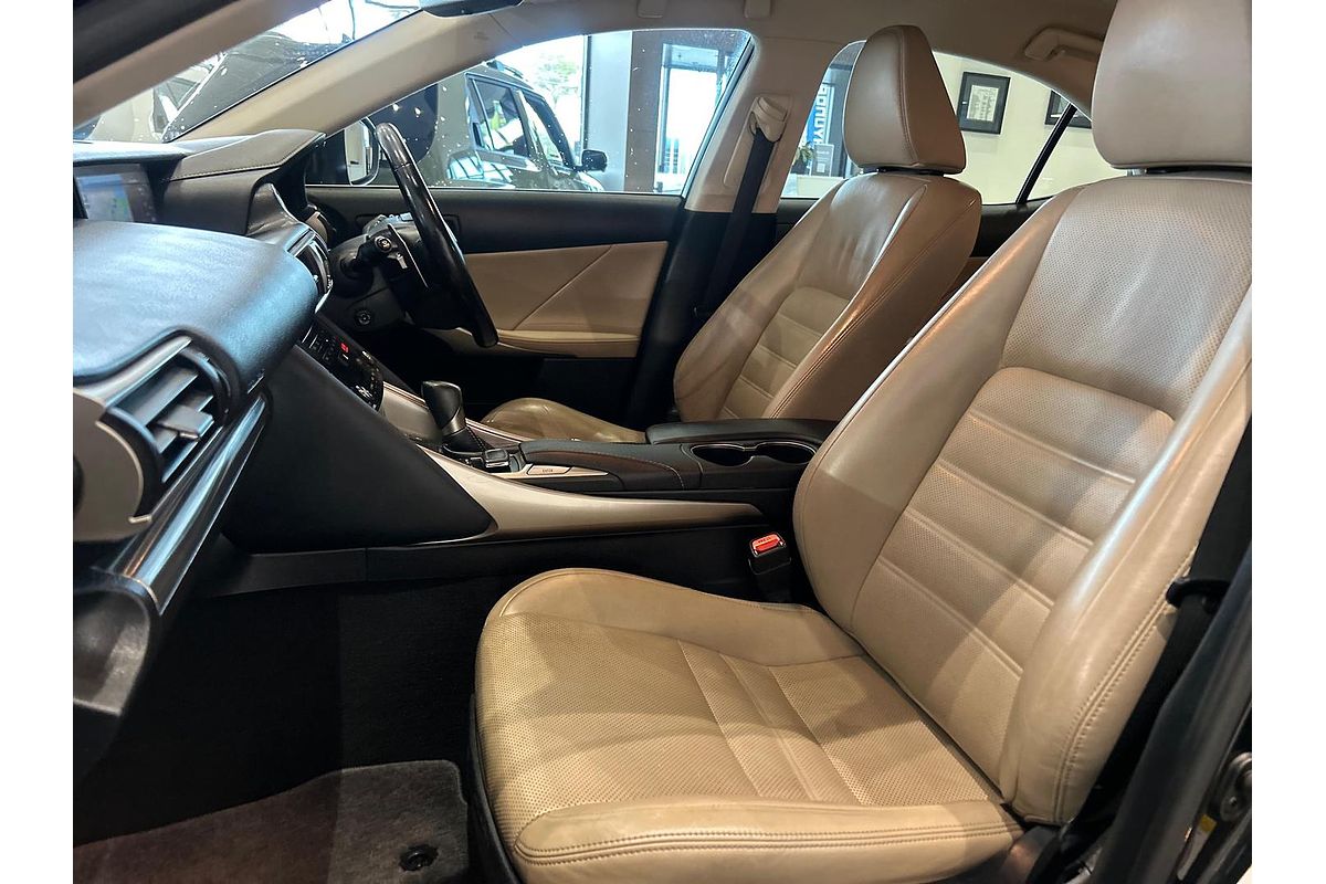 2017 Lexus IS IS200t Luxury ASE30R
